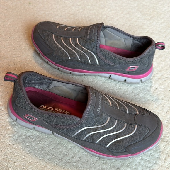Sketchers Memory Foam Slip-Ons - Picture 4 of 7